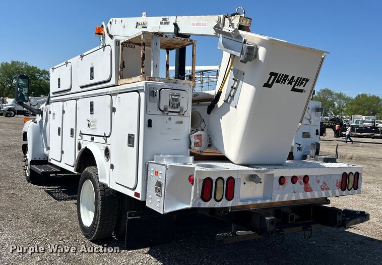 image for item EG1454 2006 Chevrolet  C4500 bucket truck