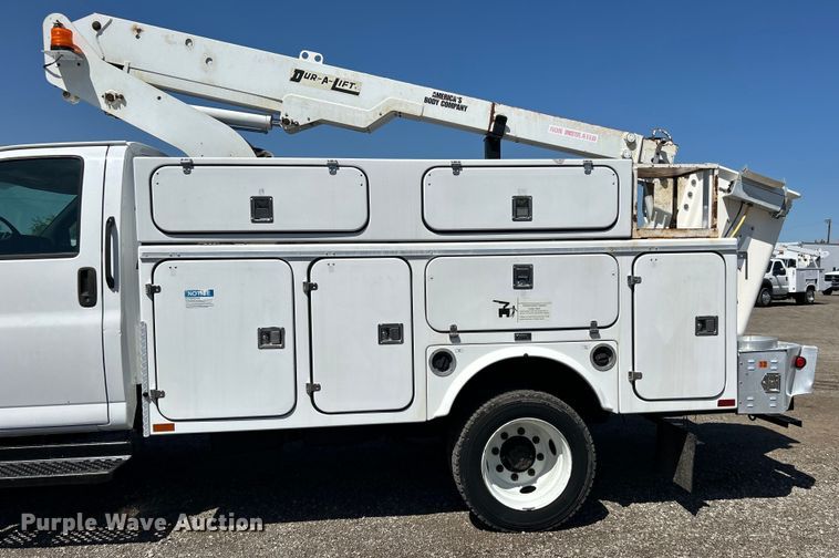 image for item EG1454 2006 Chevrolet  C4500 bucket truck