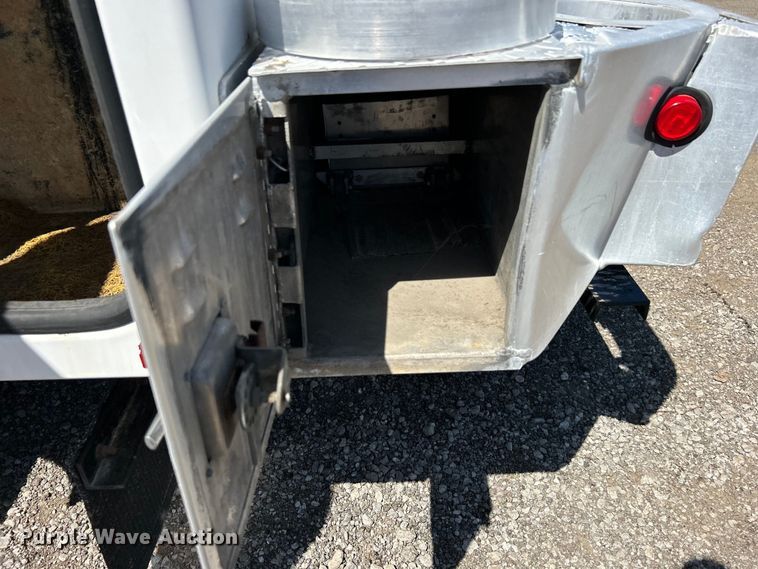 image for item EG1454 2006 Chevrolet  C4500 bucket truck