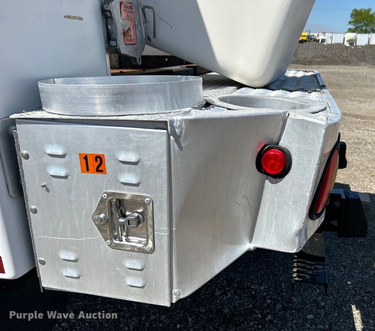 image for item EG1454 2006 Chevrolet  C4500 bucket truck