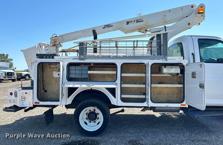 image for item EG1454 2006 Chevrolet  C4500 bucket truck