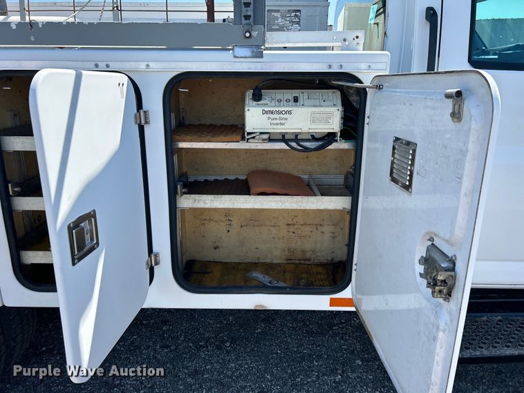 image for item EG1454 2006 Chevrolet  C4500 bucket truck