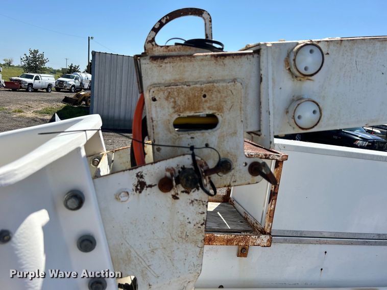 image for item EG1454 2006 Chevrolet  C4500 bucket truck