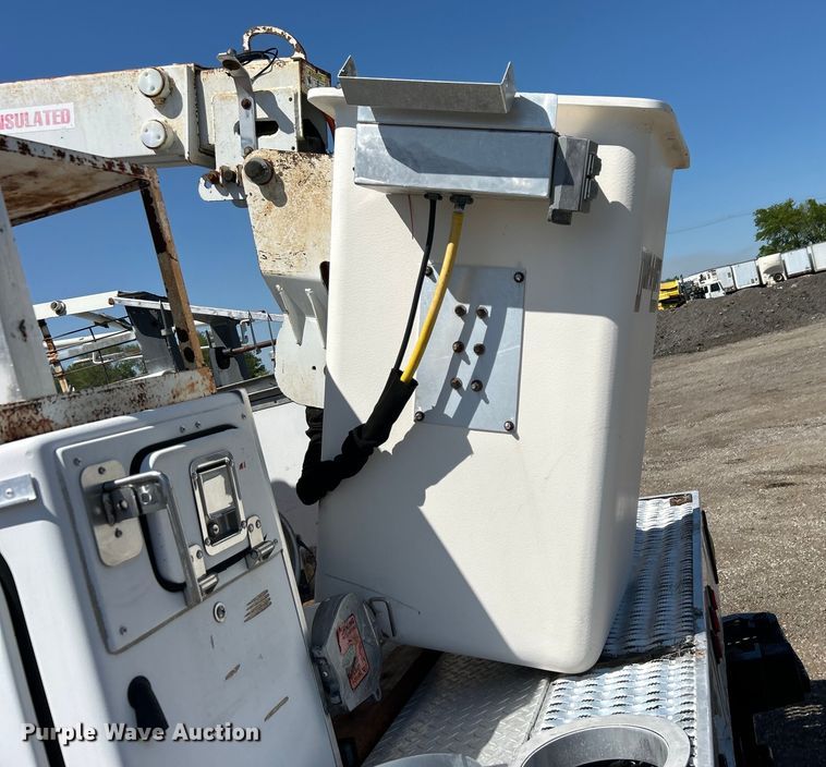 image for item EG1454 2006 Chevrolet  C4500 bucket truck