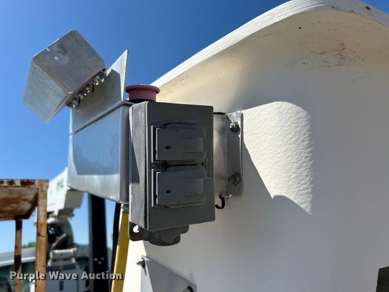 image for item EG1454 2006 Chevrolet  C4500 bucket truck