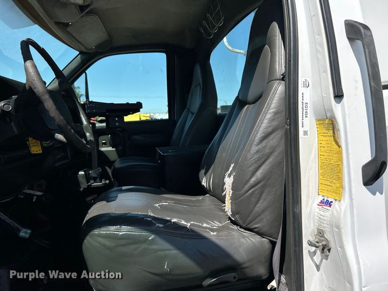 image for item EG1454 2006 Chevrolet  C4500 bucket truck