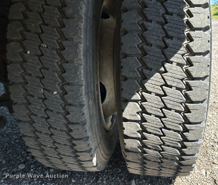 image for item EG1454 2006 Chevrolet  C4500 bucket truck