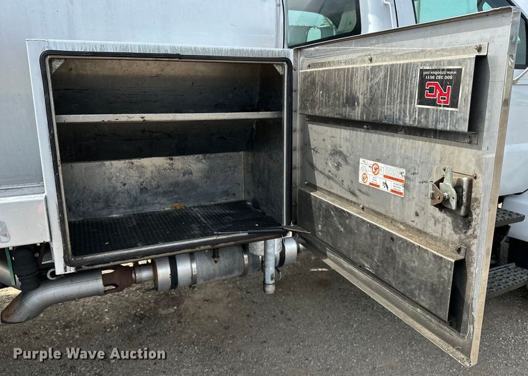 image for item EG1467 2008 Ford F750 Super Duty vacuum truck