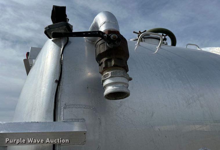 image for item EG1467 2008 Ford F750 Super Duty vacuum truck