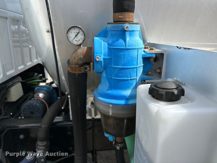 image for item EG1467 2008 Ford F750 Super Duty vacuum truck