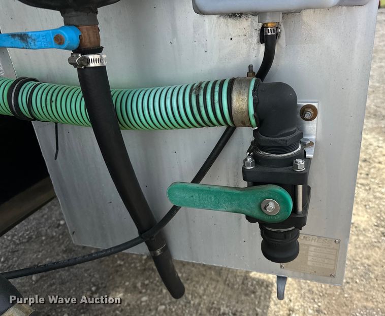 image for item EG1467 2008 Ford F750 Super Duty vacuum truck