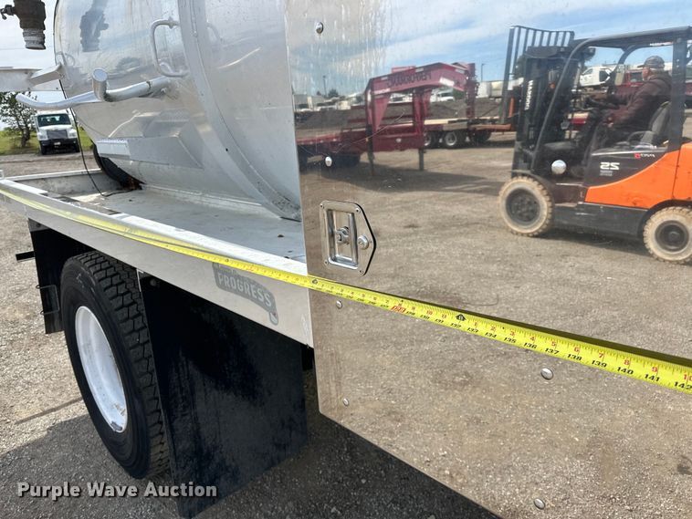 image for item EG1467 2008 Ford F750 Super Duty vacuum truck