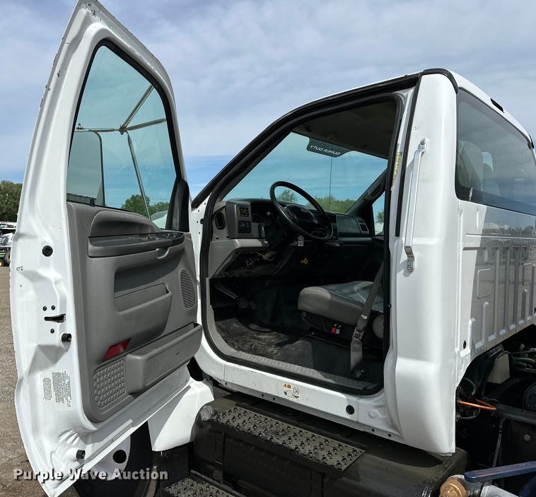 image for item EG1467 2008 Ford F750 Super Duty vacuum truck