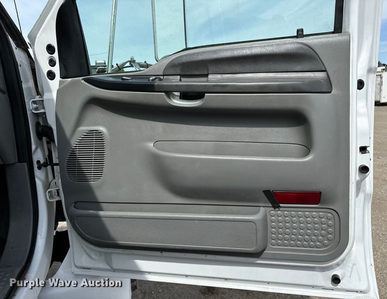 image for item EG1467 2008 Ford F750 Super Duty vacuum truck