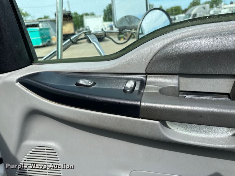 image for item EG1467 2008 Ford F750 Super Duty vacuum truck