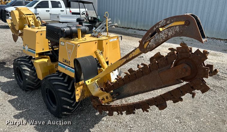 image for item EG1482 1999 Vermeer  LM42 cable plow