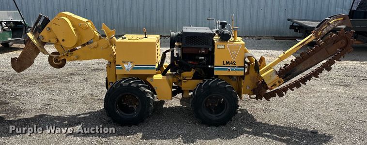 image for item EG1482 1999 Vermeer  LM42 cable plow