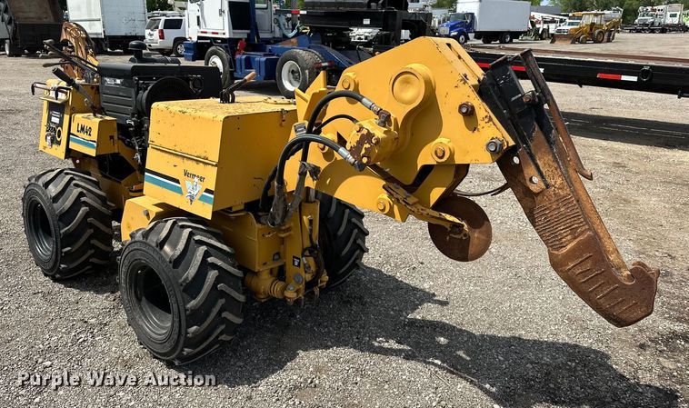 image for item EG1482 1999 Vermeer  LM42 cable plow