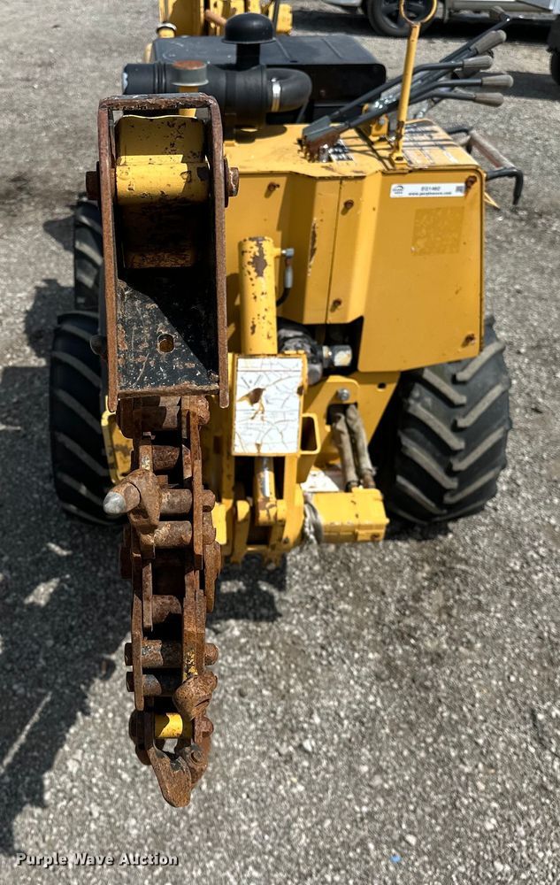 image for item EG1482 1999 Vermeer  LM42 cable plow