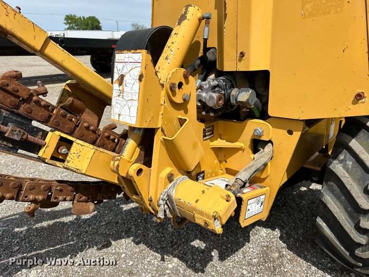 image for item EG1482 1999 Vermeer  LM42 cable plow