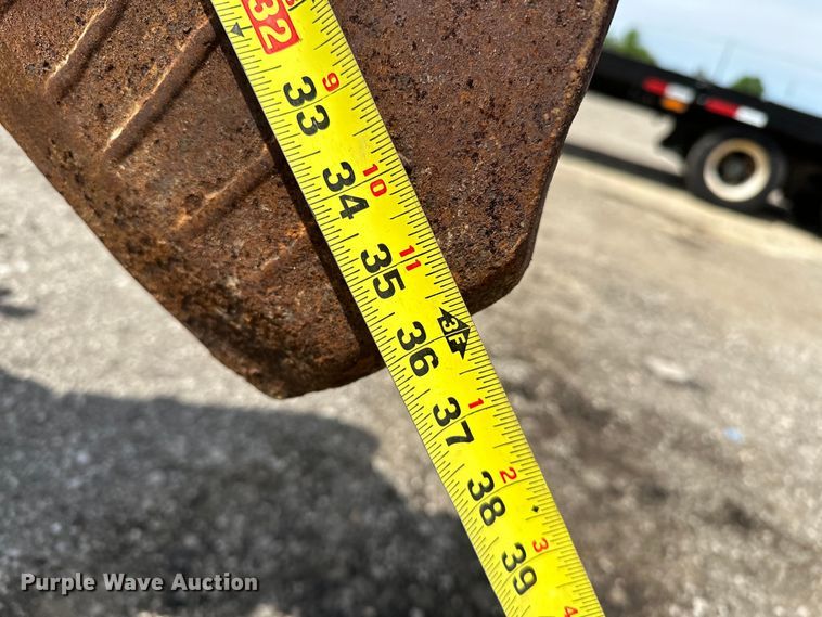 image for item EG1482 1999 Vermeer  LM42 cable plow