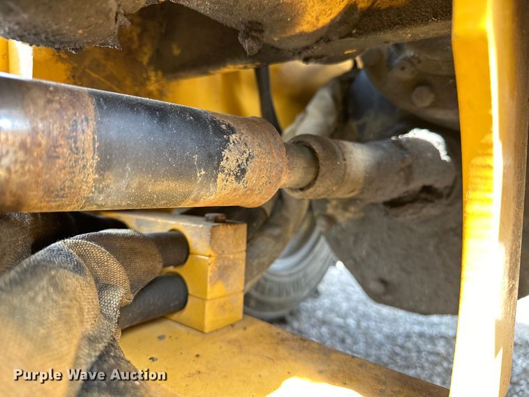 image for item EG1482 1999 Vermeer  LM42 cable plow