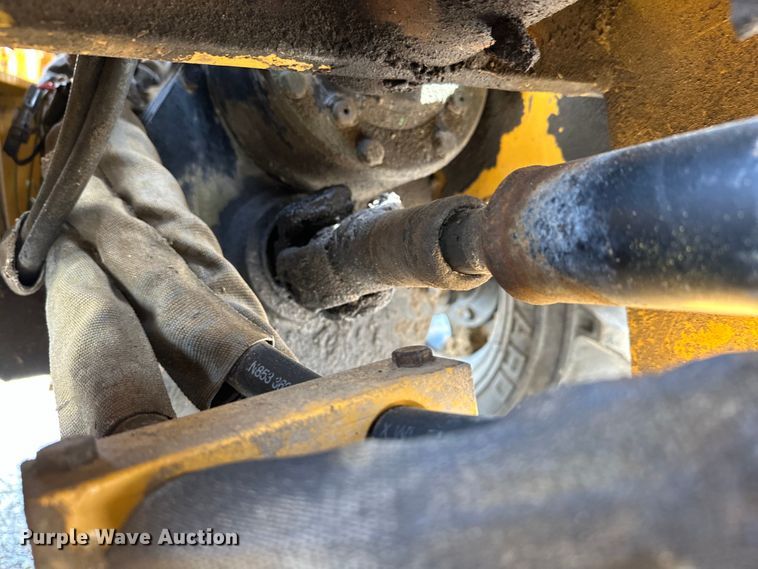 image for item EG1482 1999 Vermeer  LM42 cable plow