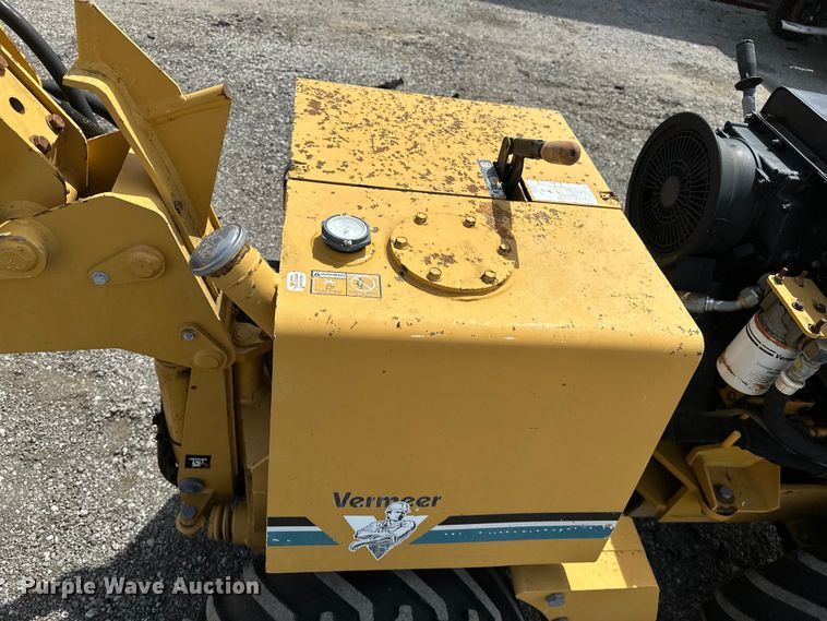 image for item EG1482 1999 Vermeer  LM42 cable plow