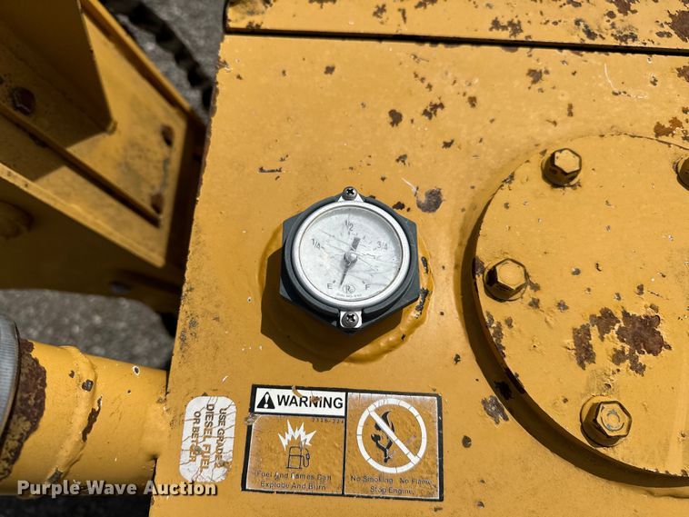 image for item EG1482 1999 Vermeer  LM42 cable plow