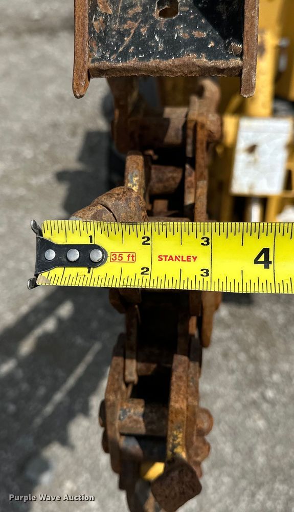 image for item EG1482 1999 Vermeer  LM42 cable plow