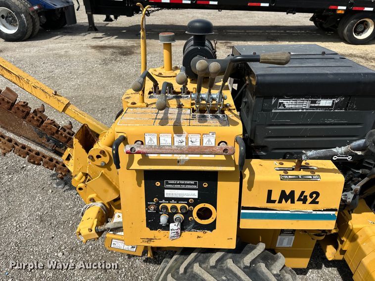 image for item EG1482 1999 Vermeer  LM42 cable plow