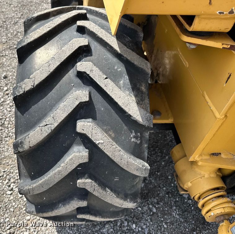 image for item EG1482 1999 Vermeer  LM42 cable plow