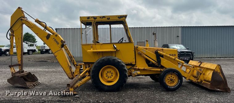 image for item EG1514 1975 Ford 550 backhoe
