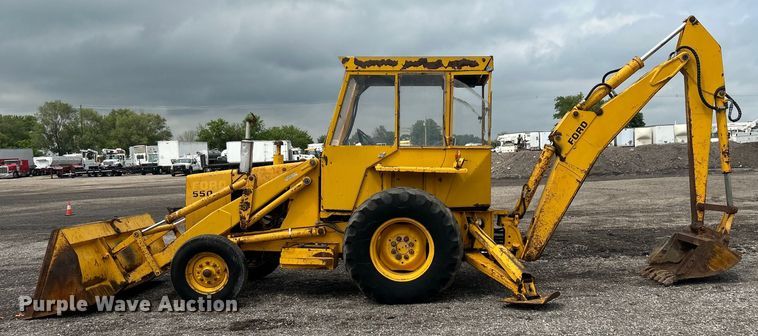 image for item EG1514 1975 Ford 550 backhoe