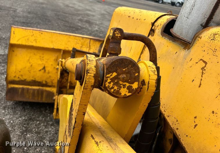 image for item EG1514 1975 Ford 550 backhoe