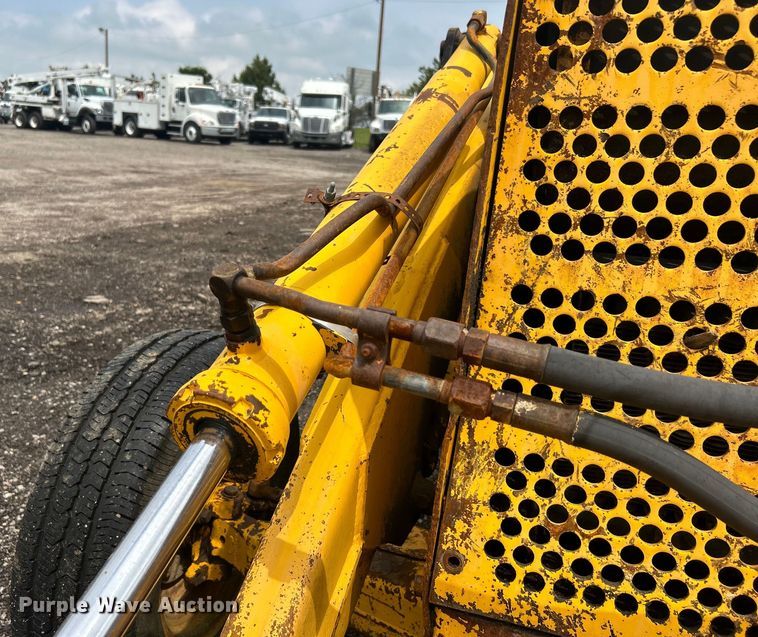 image for item EG1514 1975 Ford 550 backhoe