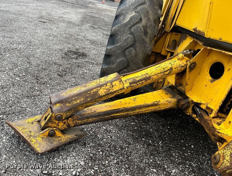 image for item EG1514 1975 Ford 550 backhoe