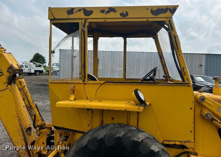 image for item EG1514 1975 Ford 550 backhoe