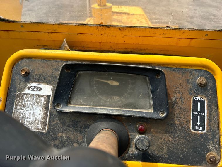 image for item EG1514 1975 Ford 550 backhoe