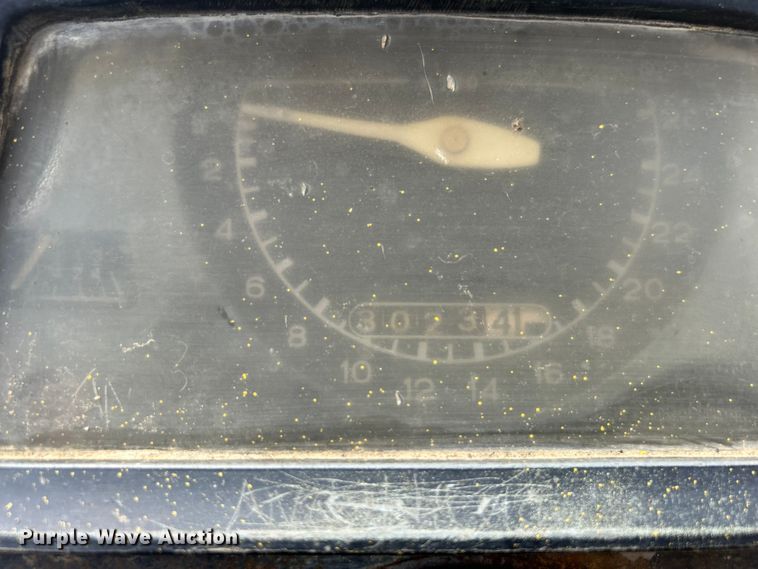 image for item EG1514 1975 Ford 550 backhoe