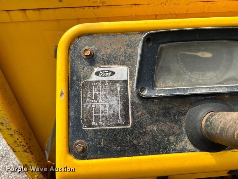 image for item EG1514 1975 Ford 550 backhoe
