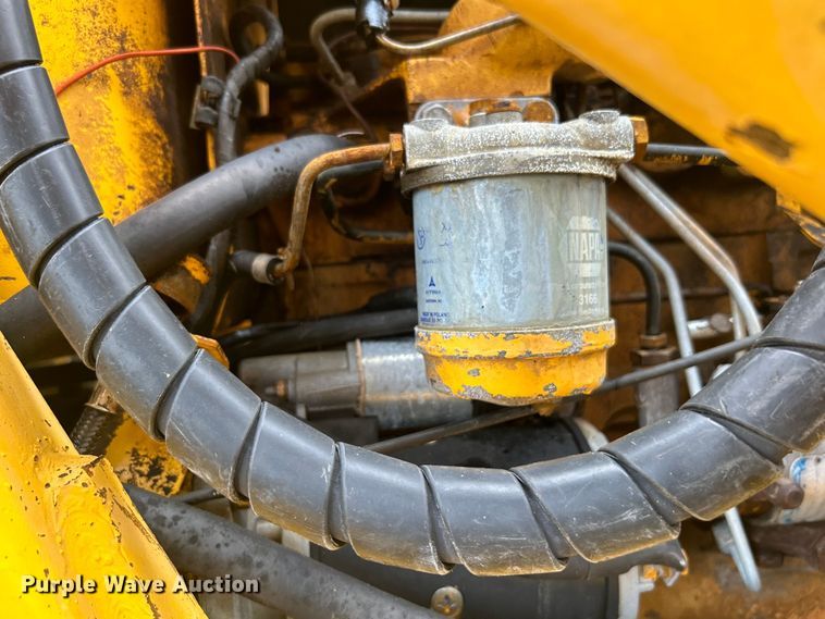 image for item EG1514 1975 Ford 550 backhoe