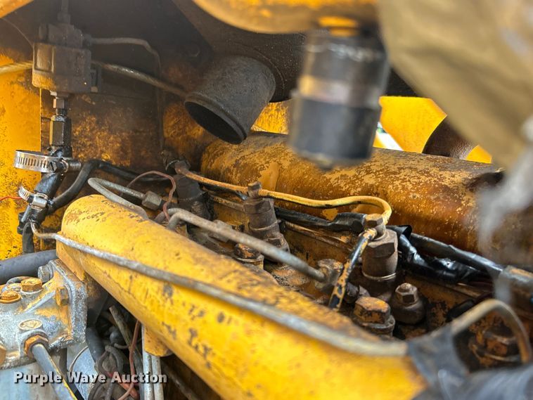 image for item EG1514 1975 Ford 550 backhoe