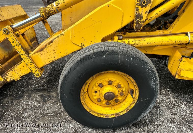 image for item EG1514 1975 Ford 550 backhoe