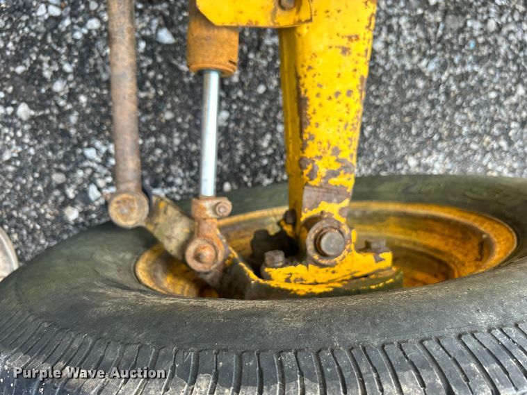 image for item EG1514 1975 Ford 550 backhoe