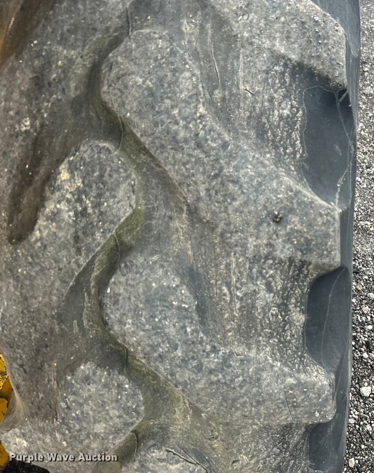 image for item EG1514 1975 Ford 550 backhoe