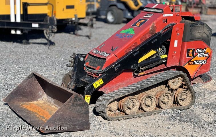 image for item EH3867 2020 Ditch Witch SK1050 compact utility loader