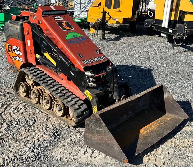 image for item EH3867 2020 Ditch Witch SK1050 compact utility loader