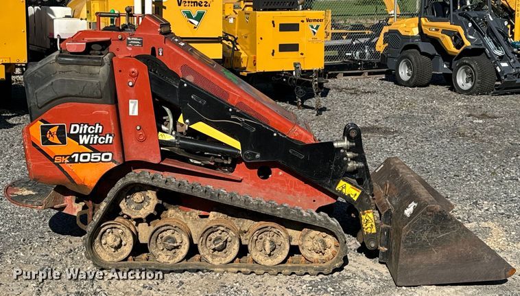 image for item EH3867 2020 Ditch Witch SK1050 compact utility loader