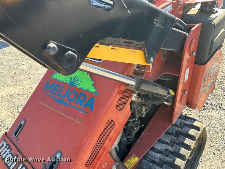 image for item EH3867 2020 Ditch Witch SK1050 compact utility loader